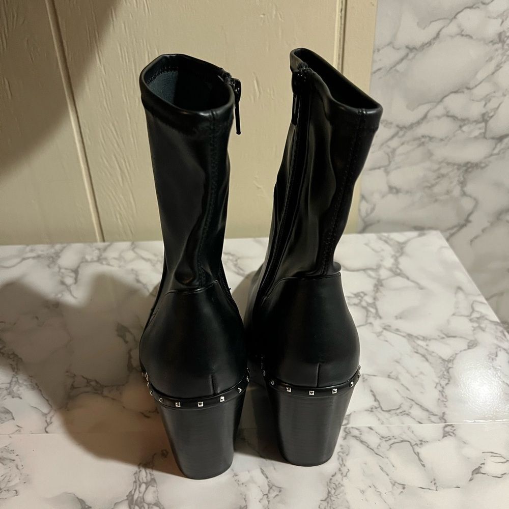 Charles By Charles David Varick Bootie Size 11 - Picture 6 of 9